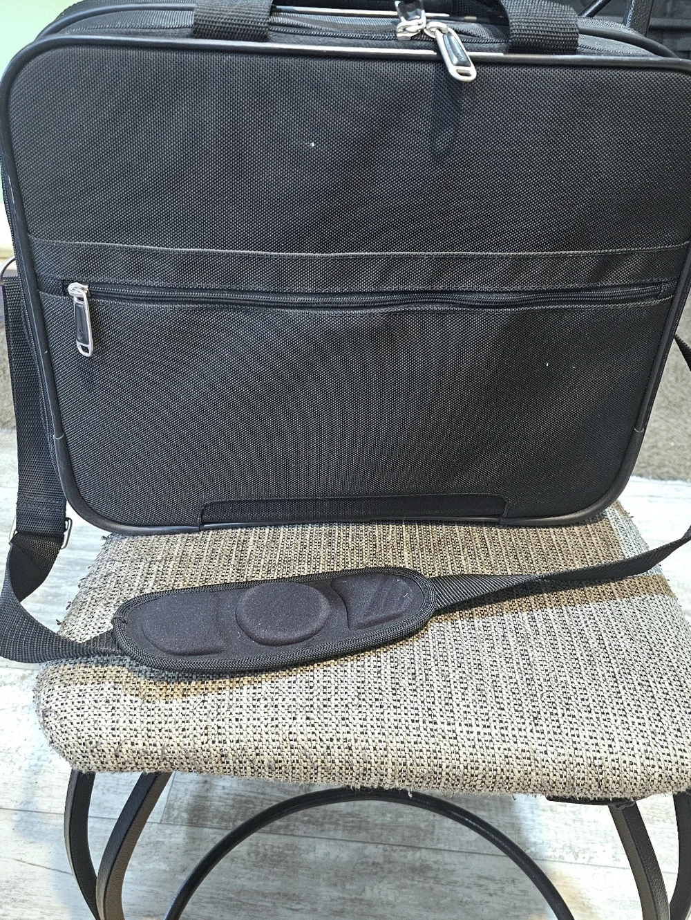 Samsonite Classic Laptop Briefcase - Perfect Travel Bag Heavy Duty 17